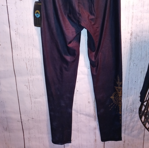 Sol and Mane Leggings - Picture 6 of 9